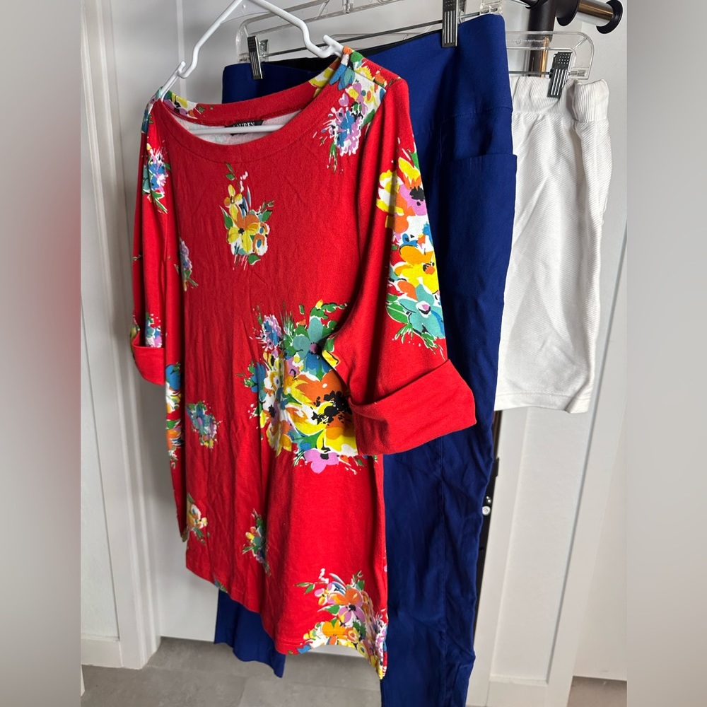 set of 3 pieces,blouses ,trousers,multi Brand , multi-colored. size L. (C118)